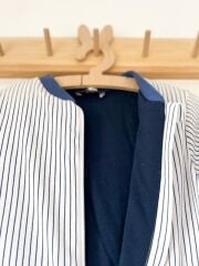 1-6 Yaş Beyaz İnce Dikey Çizgili Pamuklu 2.5 TOG Kışlık Bacaklı Uyku Tulumu – Nefes Alan Kumaş